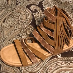 Minnetonka Pisa suede gladiator sandal size 10